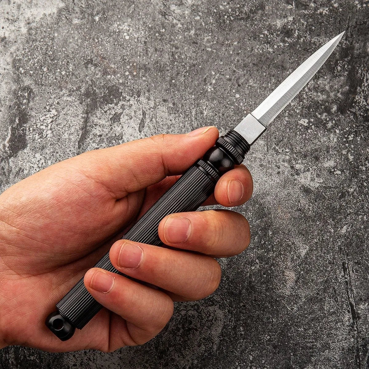 🔥Multifunctional self-defense window breaking tool folding knife【2 Pcs】